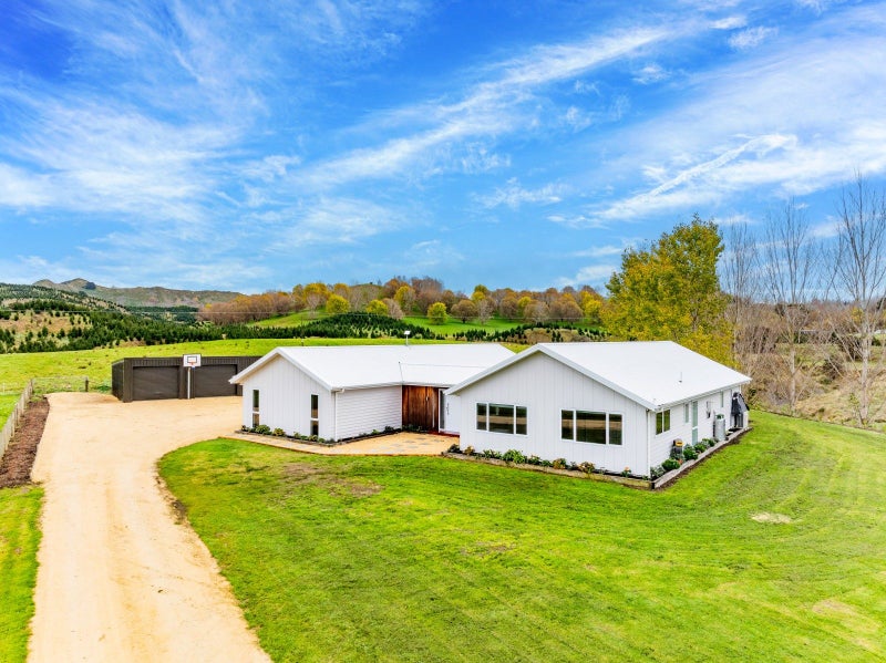 2506 Kahuranaki Road, Havelock North - Carousel 19