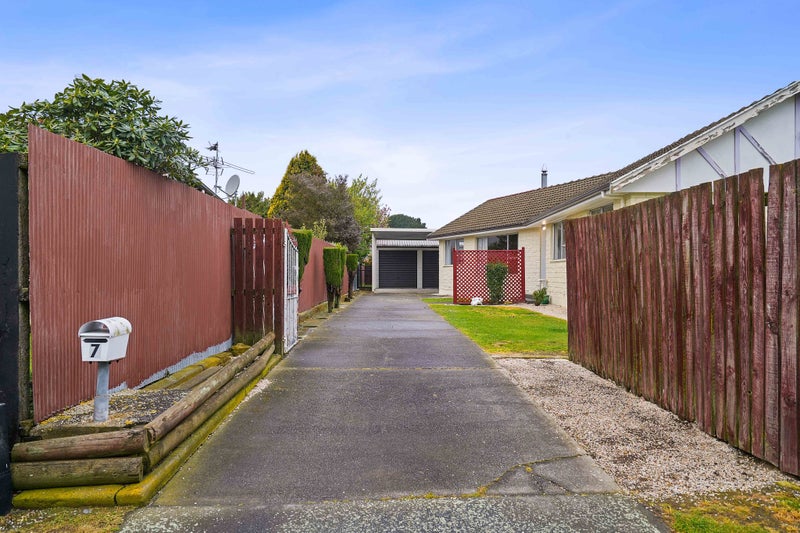 7 Mckellar Place, Hornby, Christchurch - Carousel 2