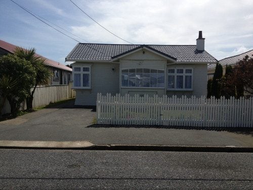9 Strathavon Road, Miramar, Wellington - Carousel 1