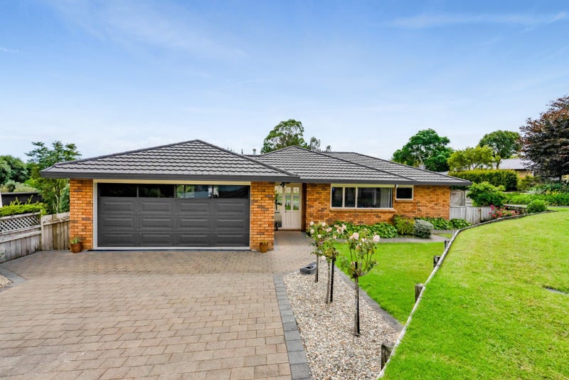 25 Ashmore Drive, Frankleigh Park, New Plymouth - Carousel 1