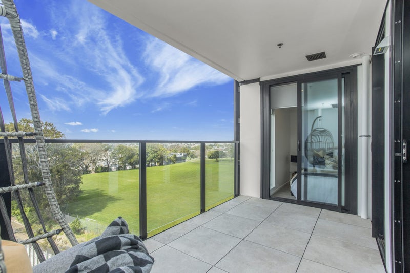 404/12 Barrack Road, Mount Wellington, Auckland - Carousel 1