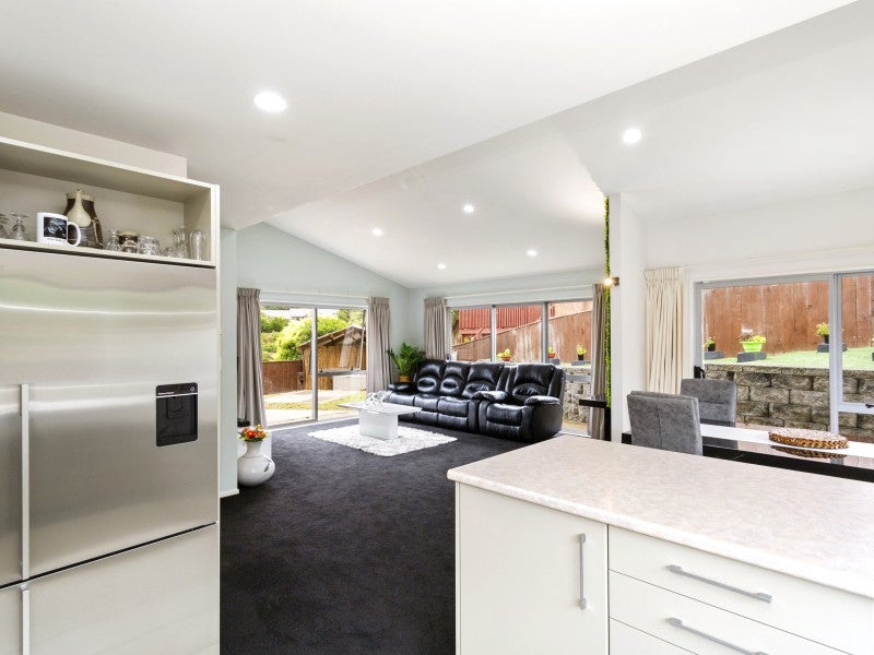 4 Ronald Scott Grove, Riverstone Terraces, Upper Hutt - Carousel 2