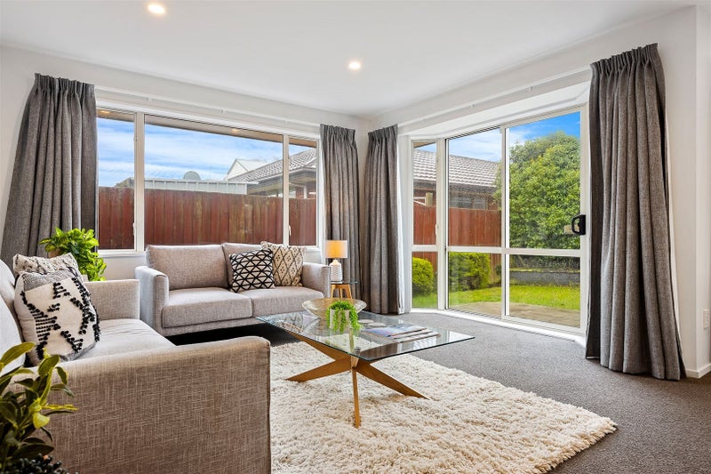 2/30 Seymour Street, Hornby, Christchurch - Carousel 1