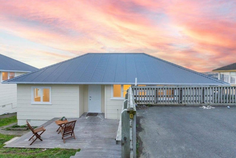 8 Piko Street, Titahi Bay, Porirua - Carousel 1
