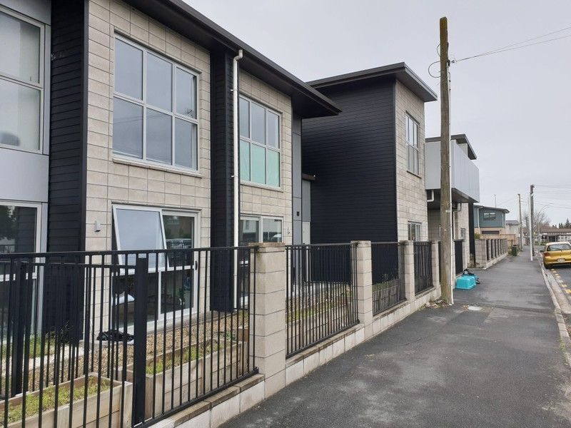 3/100 Knighton Road, Hillcrest, Hamilton - Carousel 1