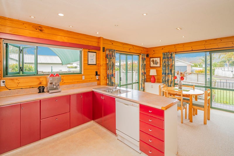 25 Cholmondeley Crescent, Whitianga, Whitianga - Carousel 2
