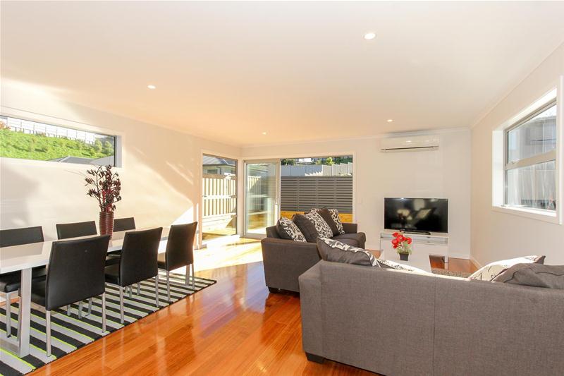 6 Fern Lane, Whalers Gate, New Plymouth - Carousel 1