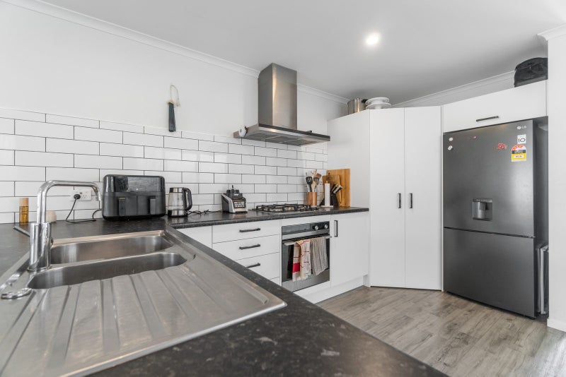 32 Old Farm Road, Hamilton East, Hamilton - Carousel 15