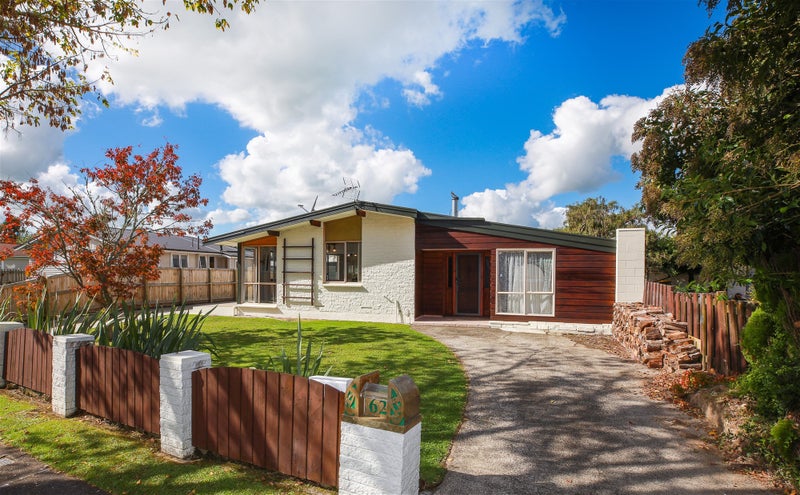 62 Aurora Terrace, Hillcrest, Hamilton - Carousel 1