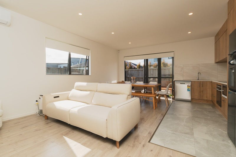 7B Huringa Road, Karaka, Papakura - Carousel 2