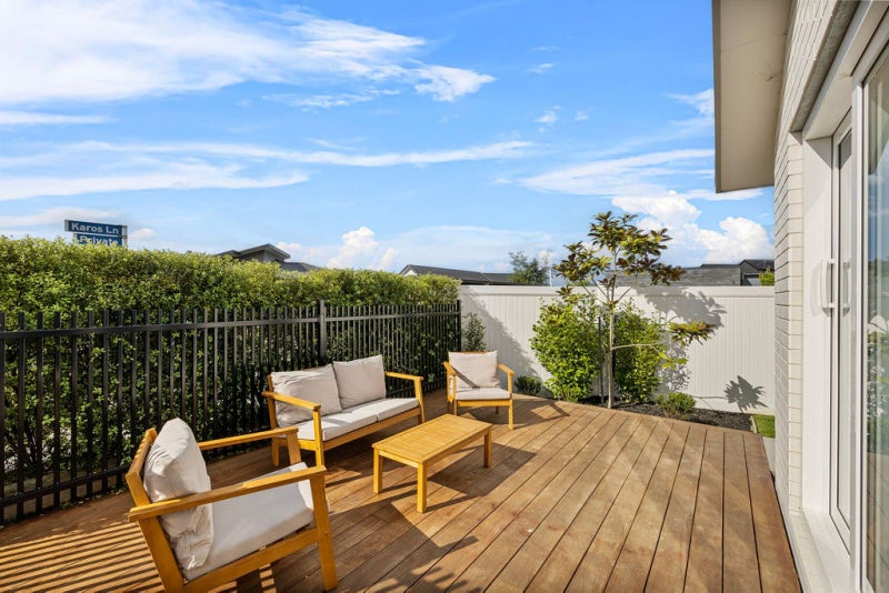 7 Eminence Drive, Northwood, Christchurch - Carousel 2