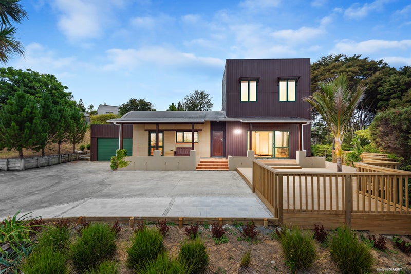 12 Kukupa Road, Sunnyvale, Auckland - Carousel 1