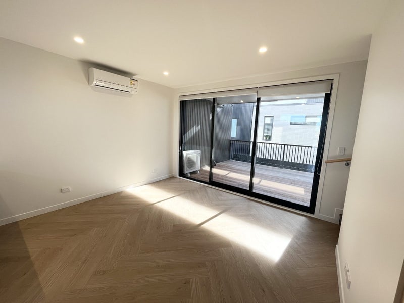 10/8 Bennett Road, Pakuranga, Auckland - Carousel 2