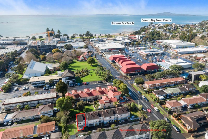 7/23 Inverness Road, Browns Bay, Auckland - Carousel 1