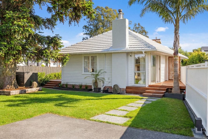 28 Durham Street, Te Atatu Peninsula, Auckland - Carousel 1