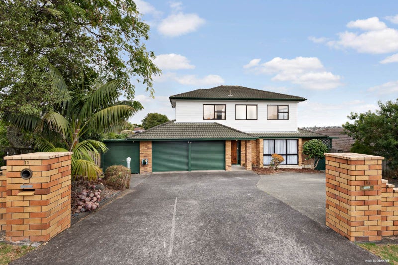 11 Fieldstone Court, Northpark, Auckland - Carousel 1