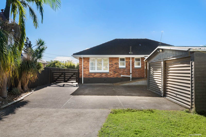 24 Hastie Avenue, Mangere Bridge, Auckland - Carousel 2