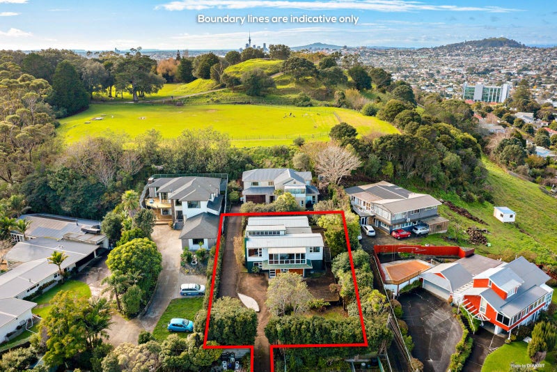 18 Pickens Crescent, Mount Albert, Auckland - Carousel 1