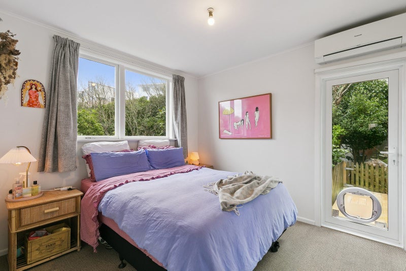 3/8 Mataroa Avenue, Northland, Wellington - Carousel 2