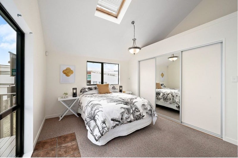 4 Chamberlain Road, Karori, Wellington - Carousel 1