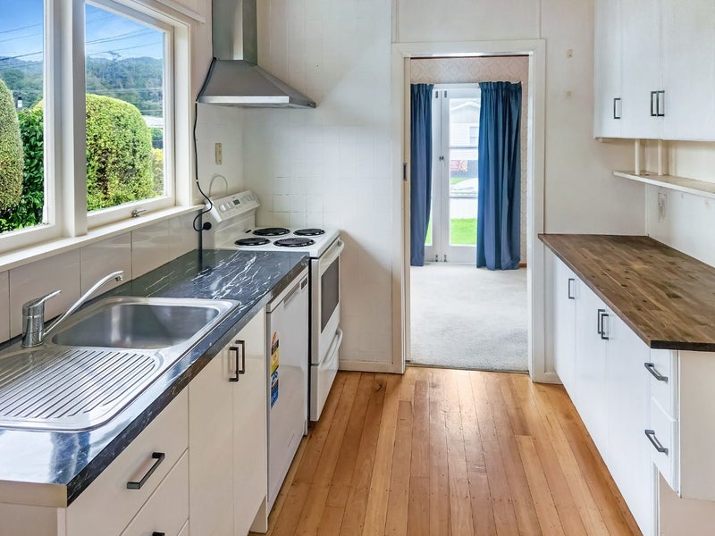 30 Karamu Crescent, Wainuiomata, Lower Hutt - Carousel 2