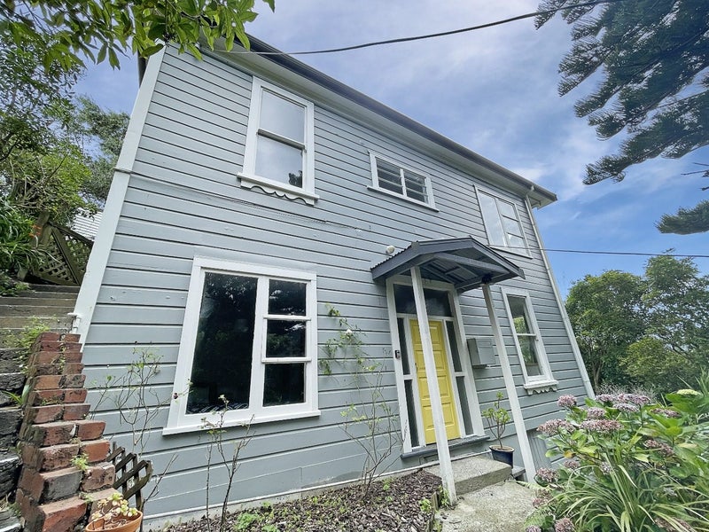 8 Liffey Crescent, Island Bay, Wellington - Carousel 17