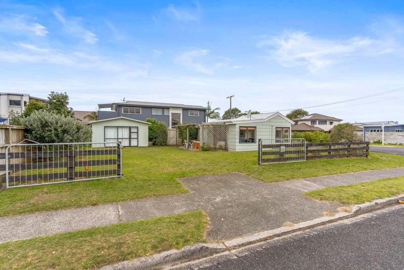 226A Ocean Road, Whangamatā - Carousel 2