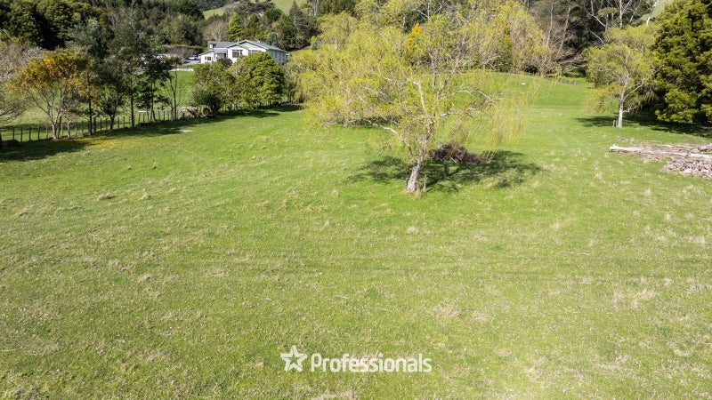 229 Whitemans Valley Road, Whitemans Valley - Carousel 50