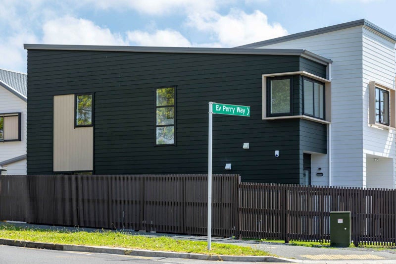 2 Ev Perry Way, Glen Innes, Auckland - Carousel 2