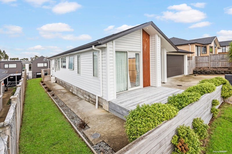 8 Joseph Kokich Avenue, Swanson, Auckland - Carousel 2