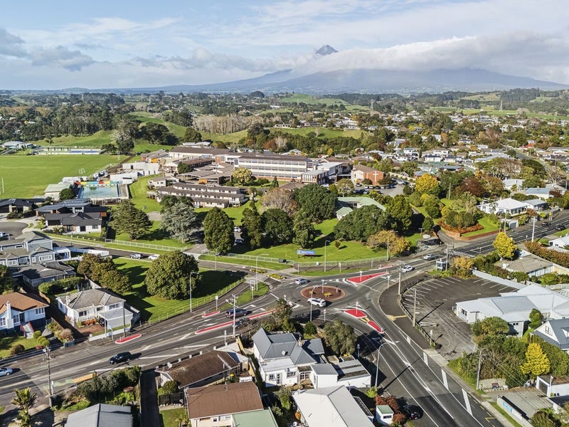 200 Tukapa Street, Westown, New Plymouth - Carousel 27