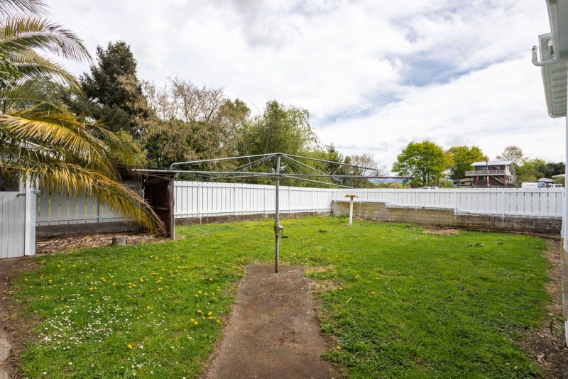 27 Hospital Street, Dannevirke - Carousel 22