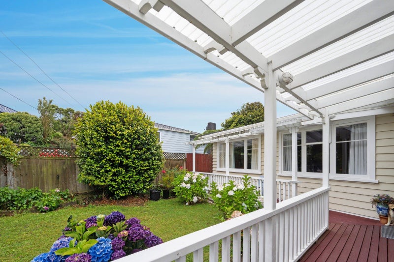 12 Lane Crescent, Tawa, Wellington - Carousel 2