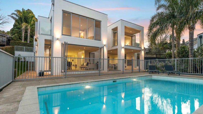 6 Tautari Street, Orakei, Auckland - Carousel 1