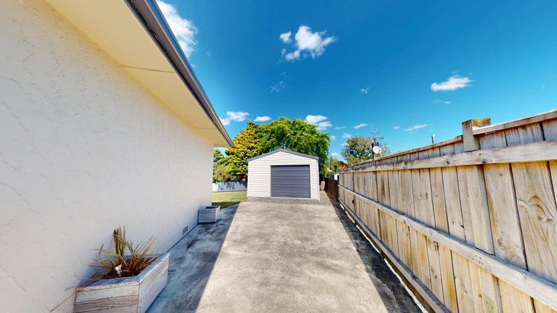 11 Lewis Place, Highbury, Palmerston North - Carousel 18