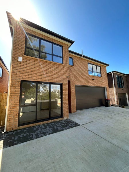 150B Tripoli Road, Point England, Auckland - Carousel 1