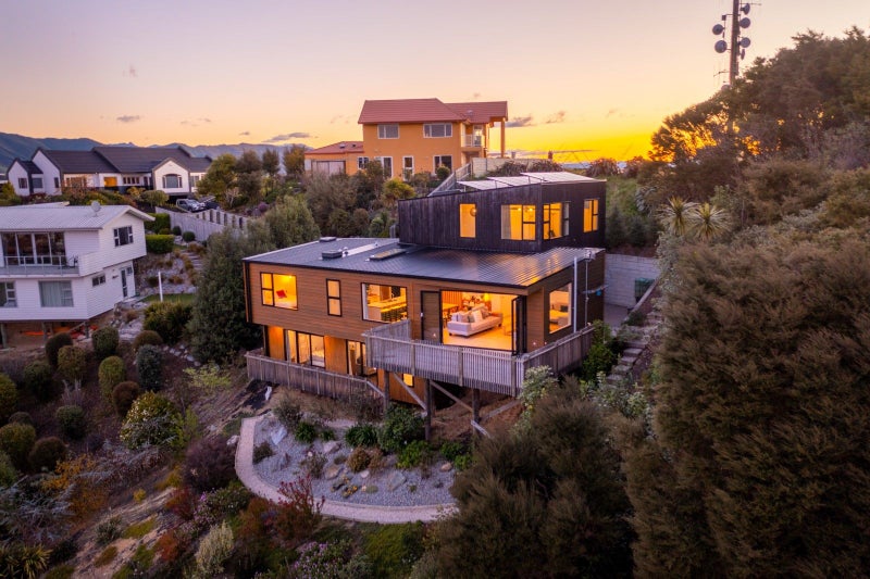 3 Istana Place, Britannia Heights, Nelson - Carousel 1