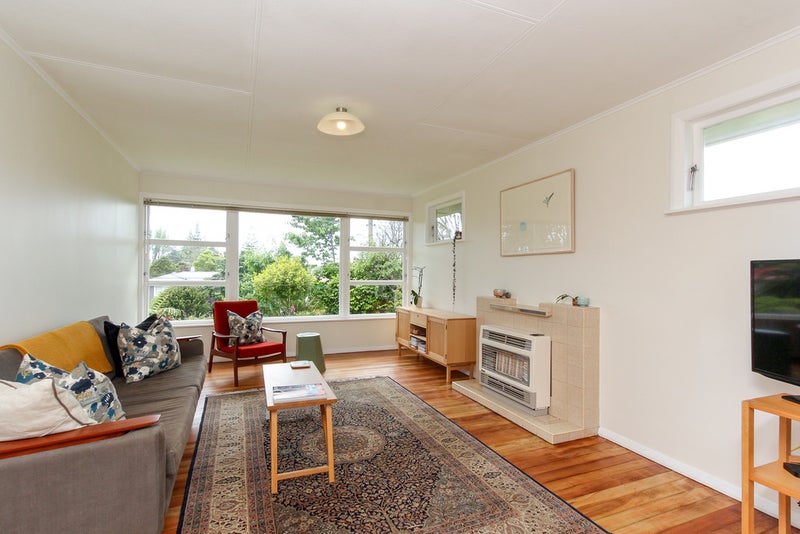57 Clawton Street, Westown, New Plymouth - Carousel 2