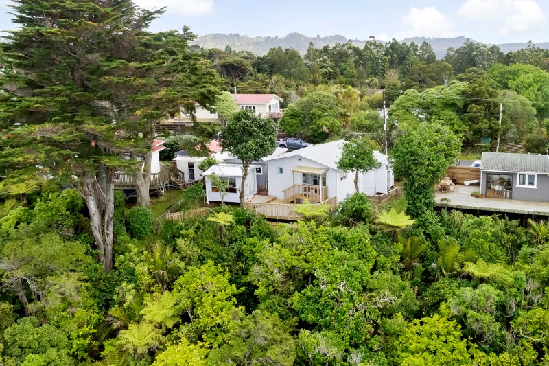 65 Tane Road, Laingholm, Auckland - Carousel 1