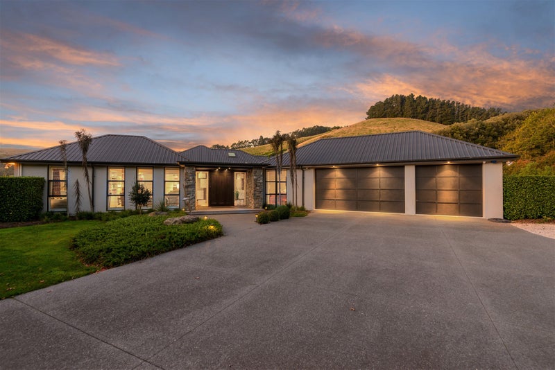 22 Heaton Drive, Christchurch - Carousel 1