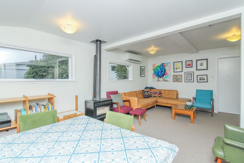 35 Farm Road, Northland, Wellington - Carousel 2