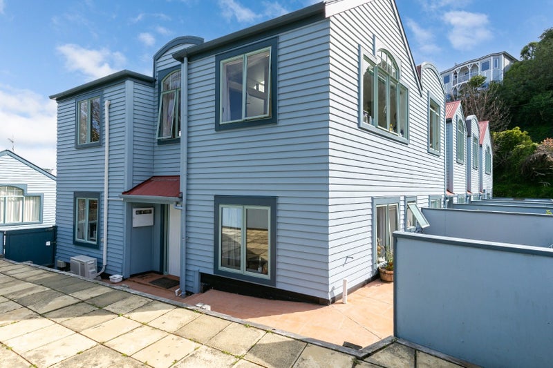 13/93A Kelburn Parade, Kelburn, Wellington - Carousel 1