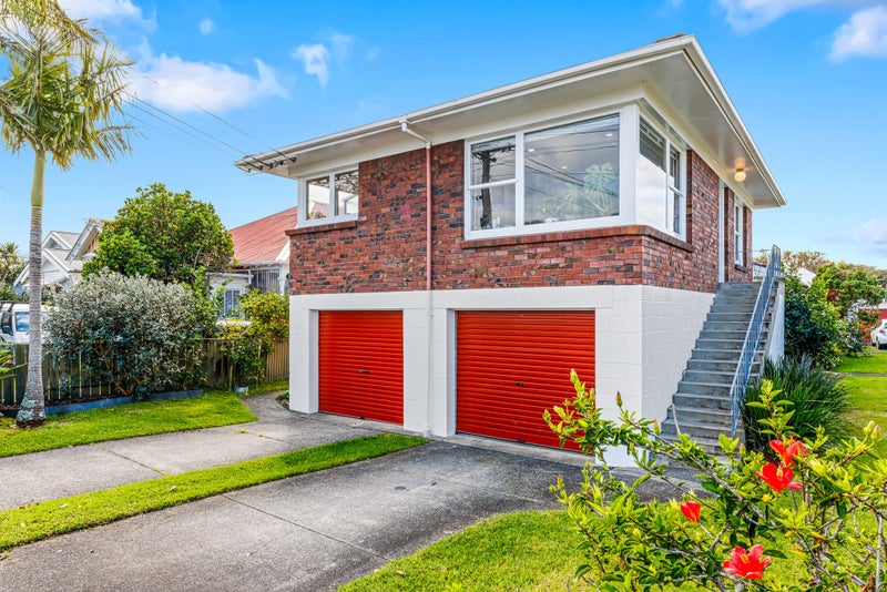 1/16 Tainui Road, Devonport, Auckland - Carousel 2