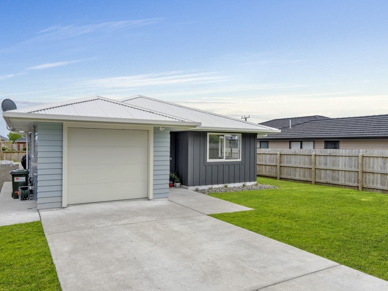 9 Mahia Lane, Waikanae - Carousel 21