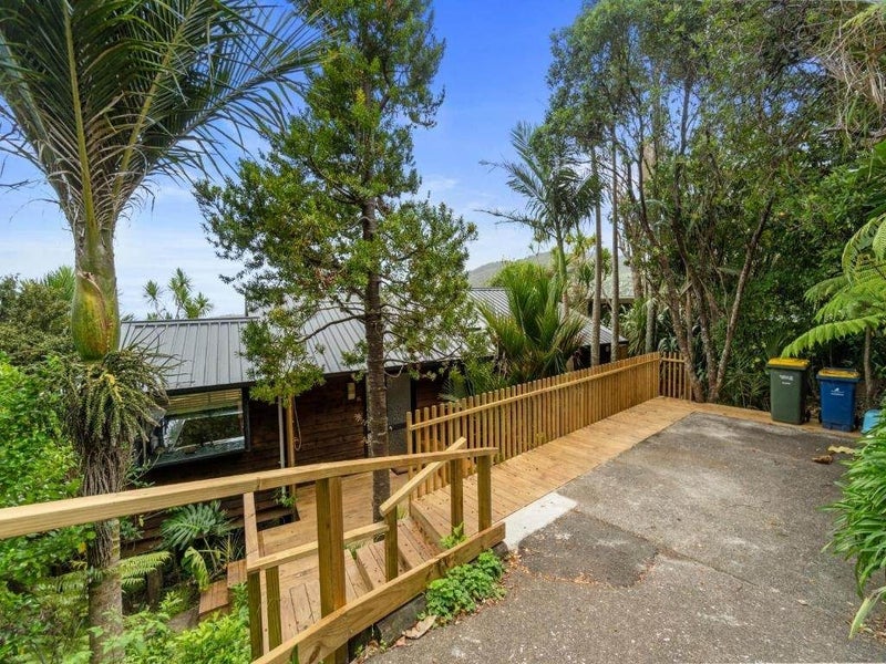 16 Pendrell Road, New Lynn - Carousel 16