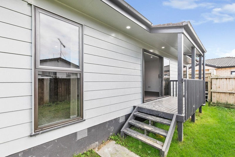 4 Secretariat Place, Randwick Park, Auckland - Carousel 2
