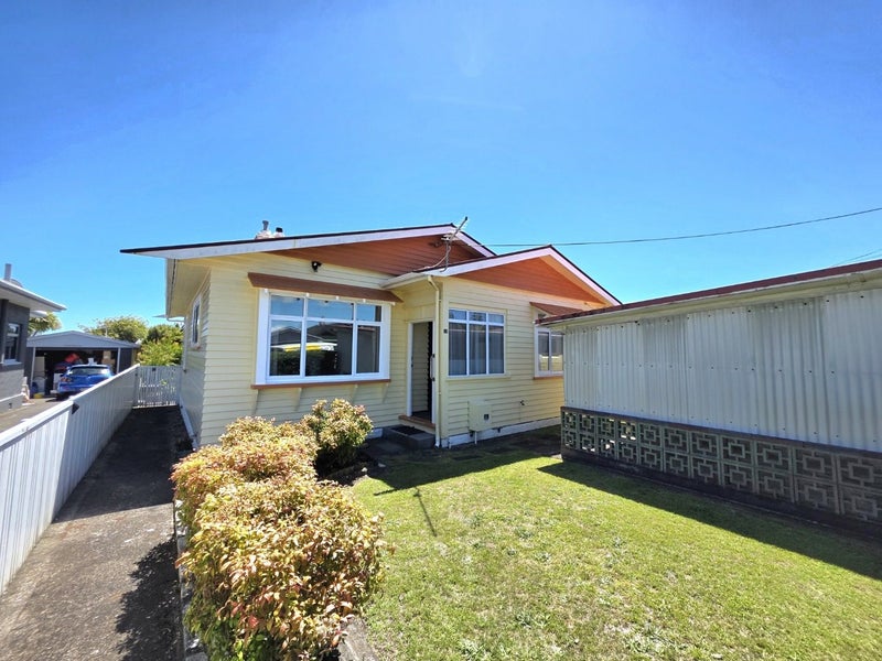 13 Ngaio Street, Strandon, New Plymouth - Carousel 1