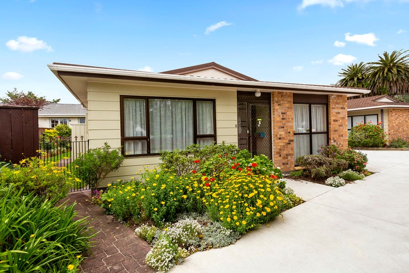 2/18 Hinemoa Street, Waiwhetu, Lower Hutt - Carousel 1