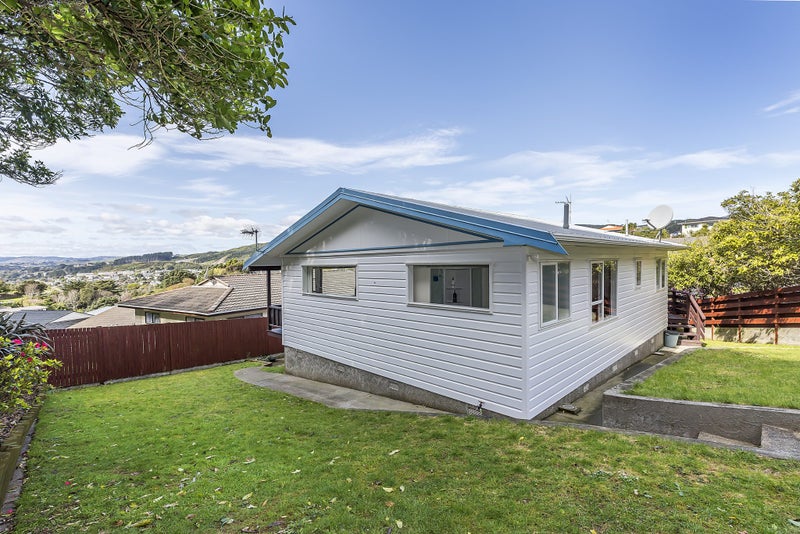 34 Fyvie Avenue, Tawa, Wellington - Carousel 22