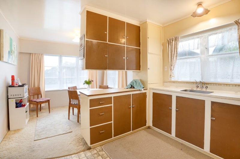 51 Leicester Street, Cannons Creek, Porirua - Carousel 2